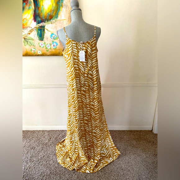 MADE WITH ❤️ SPAGHETTI STRAP LIGHTWEIGHT FLOWY MAXI DRESS SIZE LARGE 🌟NWT🌟 - Picture 5 of 12